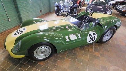 Pendine Classic Cars Showroom